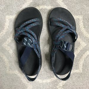Men’s size 10 Chacos